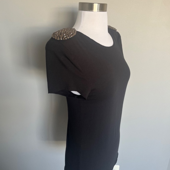 Alice Olivia Stacey Bendet Embellish Patched Shoulder Jeweled Cocktail Tee Top - Picture 4 of 15